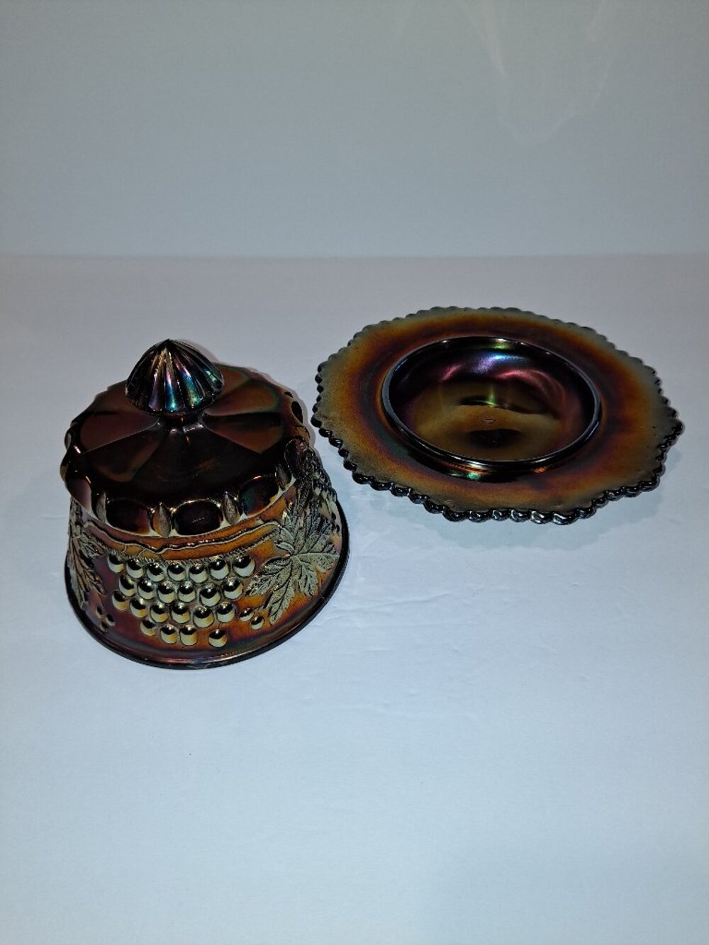 Antique NORTHWOOD PURPLE CARNIVAL GLASS  GRAPE & CABLE ROUND COVERED BUTTER DISH